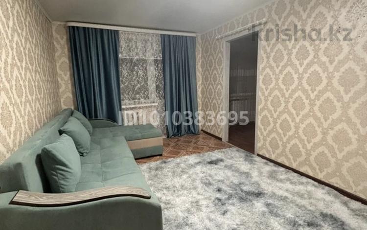 3-комнатная квартира · 45 м² · 5/5 этаж, Майкудук, 16й микрорайон за 10 млн ₸ в Караганде, Алихана Бокейханова р-н — фото 2