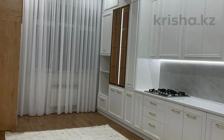 2-комнатная квартира · 80 м² · 8/9 этаж, 16-й мкр. 14 за 29 млн ₸ в Актау, 18-й мкр  — фото 2