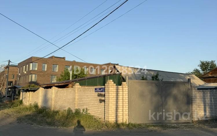Отдельный дом · 4 комнаты · 100 м² · 10 сот., Фрунзе 26/28 — Достоевского за 80 млн ₸ в Семее — фото 2
