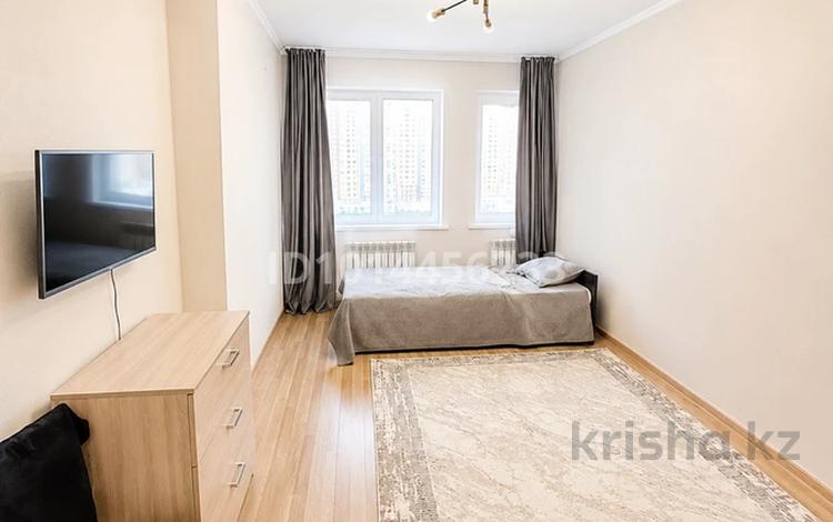 1-комнатная квартира · 40 м² · 11/24 этаж, Кабанбай батыр 48/5 за 280 000 ₸ в Астане, Есильский р-н — фото 2