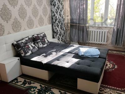 2-комнатная квартира · 50 м² · 1/5 этаж, Строителей 18 за 160 000 ₸ в Караганде, Казыбек би р-н