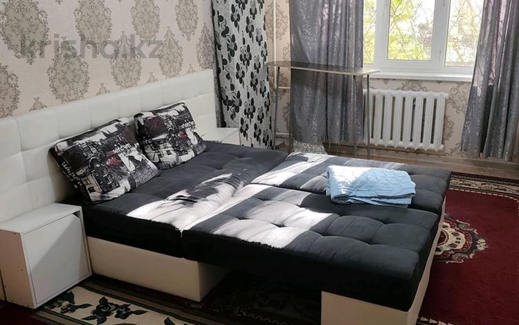 2-комнатная квартира · 50 м² · 1/5 этаж, Строителей 18 за 160 000 ₸ в Караганде, Казыбек би р-н — фото 7
