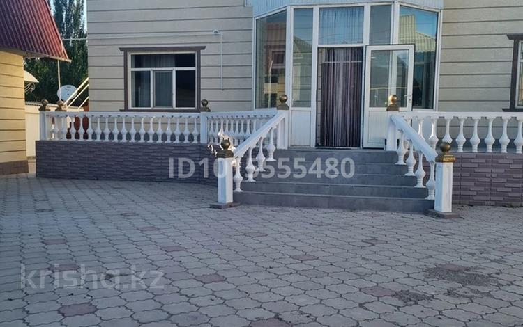 Отдельный дом · 8 комнат · 250 м² · 15 сот., 3й переулок 8марта 23 — Сейфулина за 65 млн ₸ в Шу — фото 2