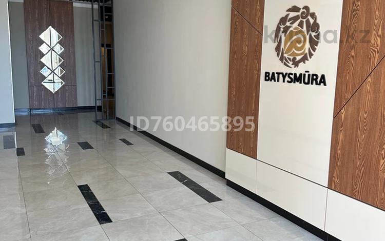 2-бөлмелі пәтер · 56 м² · 2/9 қабат, мкр Нурсая, Абылхаир хана 63 — Ул. Абулхайрхана, бағасы: 350 000 〒 в Атырау — фото 2