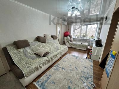 3-комнатная квартира · 40 м² · 4/5 этаж, Майкудук, 12й микрорайон за 10 млн ₸ в Караганде, Алихана Бокейханова р-н