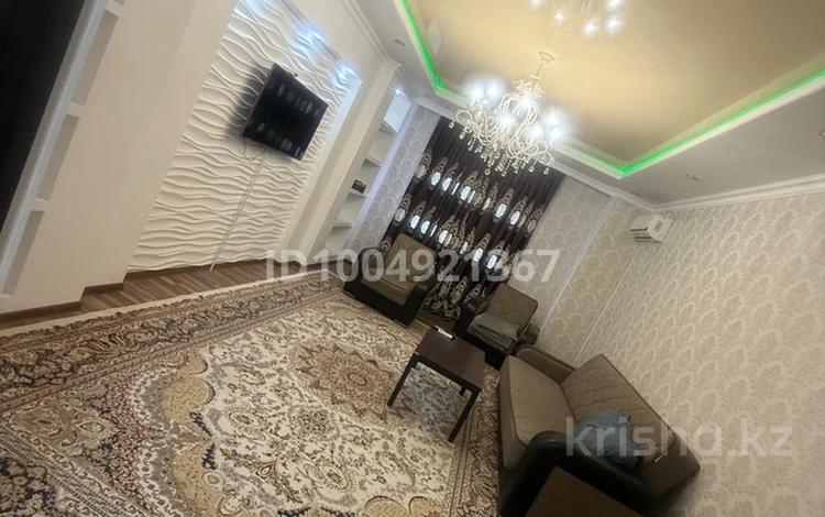 2-комнатная квартира · 86 м² · 1/9 этаж, Валиханова 13-21 за 300 000 ₸ в Атырау — фото 2