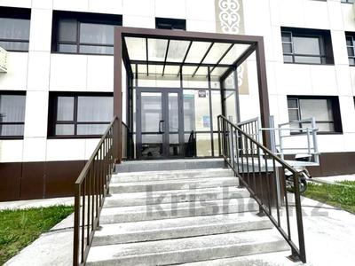 2-бөлмелі пәтер · 74 м² · 5/10 қабат, Просп. Ильяса Есенберлина 16, бағасы: 36.5 млн ₸ в Усть-Каменогорске, Ульбинский