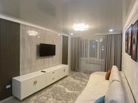 2-комнатная квартира · 60 м² · 1/5 этаж, Мухита 95 за 14 000 ₸ в Уральске, мкр Школьник