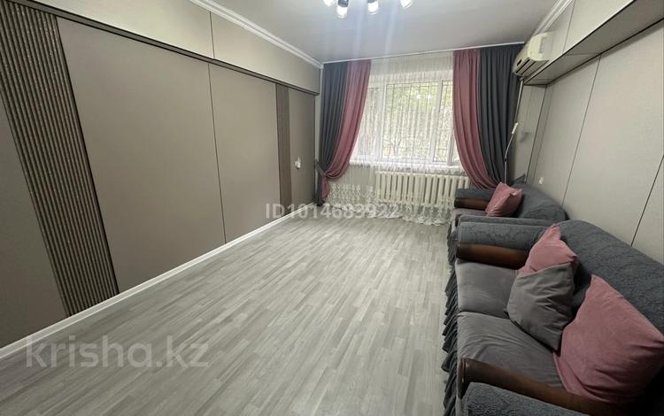 3-комнатная квартира · 70 м² · 1/5 этаж, мкр Жулдыз-1 18 за 300 000 ₸ в Алматы, Турксибский р-н — фото 2