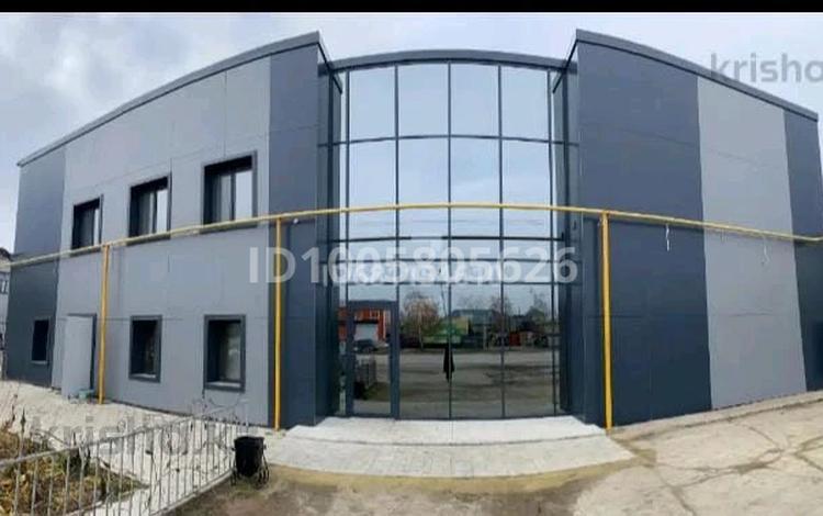 Свободное назначение, офисы, магазины и бутики, склады, салоны красоты, образование, развлечения, кабинеты и рабочие места, студии · 950 м² за ~ 1.1 млн 〒 в Костанае, 6-й микрорайон — фото 2