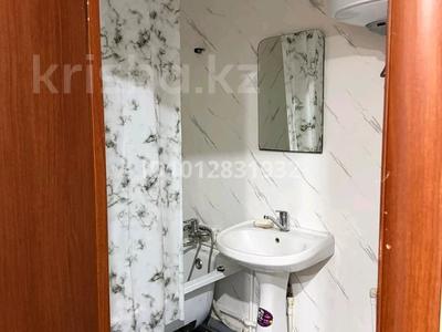 2-комнатная квартира · 44 м² · 1/5 этаж, Майкудук, Майкудук, 15й микрорайон 31 за 10.5 млн ₸ в Караганде, Алихана Бокейханова р-н