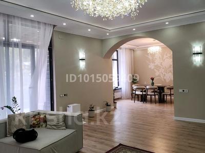 Отдельный дом · 6 комнат · 300 м² · 10 сот., Крымская за 2.5 млн ₸ в Алматы, Медеуский р-н