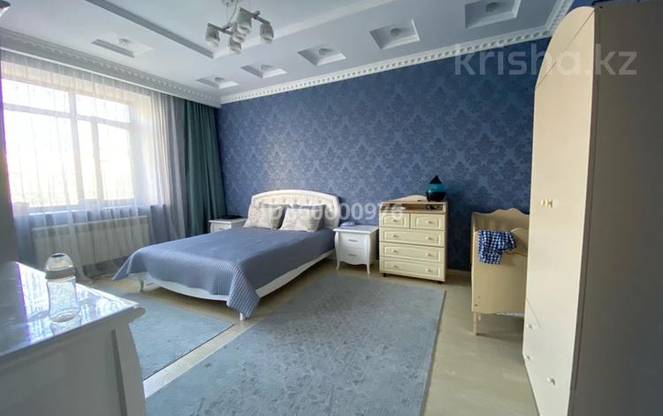 4-комнатная квартира, 155 м², 2/11 этаж, мкр Жетысу-3 за 85 млн 〒 в Алматы, Ауэзовский р-н — фото 2