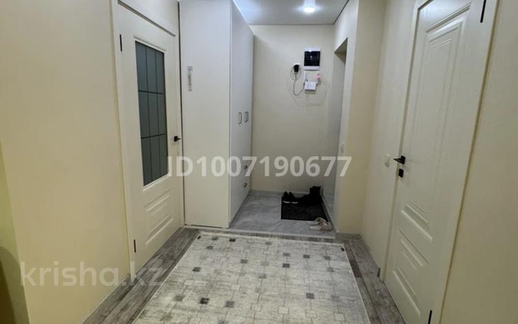 2-бөлмелі пәтер · 56 м² · 2/5 қабат, Махамбет Утемисулы 123, бағасы: 18.5 млн ₸ в Атырау — фото 2