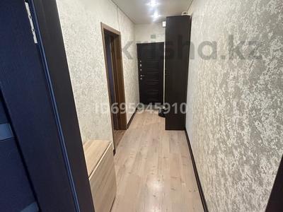 4-комнатная квартира, 110 м², 2/5 этаж, Майкудук, мкр Голубые пруды 14 — возле 13 дома за 45 млн 〒 в Караганде, Алихана Бокейханова р-н