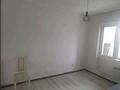 3-комнатная квартира · 70 м² · 2/5 этаж, мкр Аксай-2 за 350 000 ₸ в Алматы, Ауэзовский р-н — фото 8