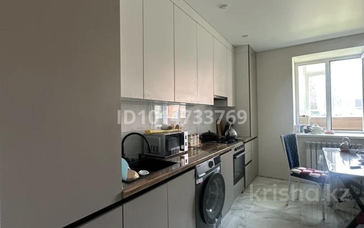2-комнатная квартира · 60 м² · 1/9 этаж, мкр. Алтын орда, мкрн Батыс 2 200 за 26 млн ₸ в Актобе — фото 2