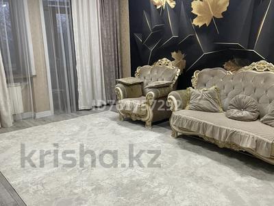 3-комнатная квартира · 75 м² · 3/5 этаж, мкр Новый Город, Пр. Бухар Жырау 38 а — ДК Горняков, обл акимат за 25 000 ₸ в Караганде, Казыбек би р-н