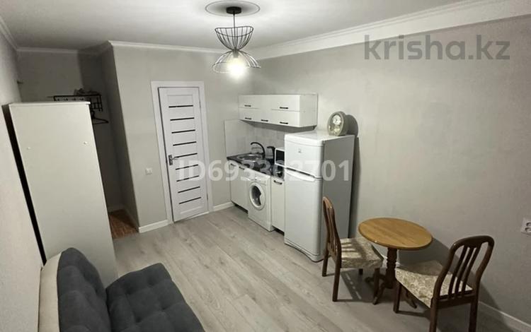 1-комнатная квартира, 18 м², 1/4 этаж помесячно, мкр №6 55 — Между Абая саина и Абай правда (алтынсарина)