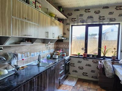 Отдельный дом · 8 комнат · 216 м² · 8 сот., мкр Самал-3, Улы Дала 38 за 56 млн ₸ в Шымкенте, Абайский р-н