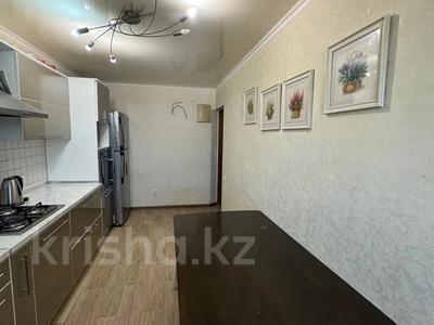 4-комнатная квартира · 88 м² · 5/5 этаж, Сырымдатова 14 за 280 000 〒 в Атырау