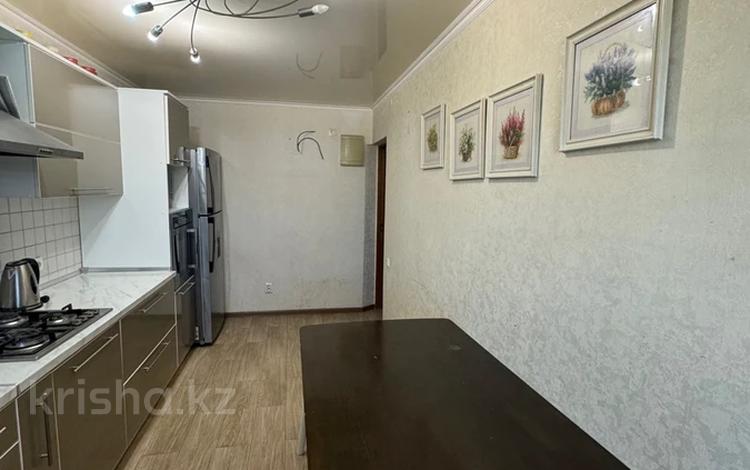 4-комнатная квартира · 88 м² · 5/5 этаж, Сырымдатова 14 за 280 000 〒 в Атырау — фото 15