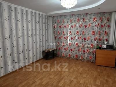 2-комнатная квартира, 65 м², 9/10 этаж помесячно, Камзина 358 за 150 000 〒 в Павлодаре