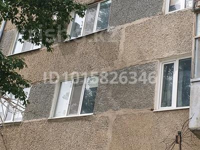 3-бөлмелі пәтер · 65 м² · 4/5 қабат, Серый дом 2 — улица 40 лет победы, бағасы: 11 млн ₸ в Актобе, жилой массив Жанаконыс