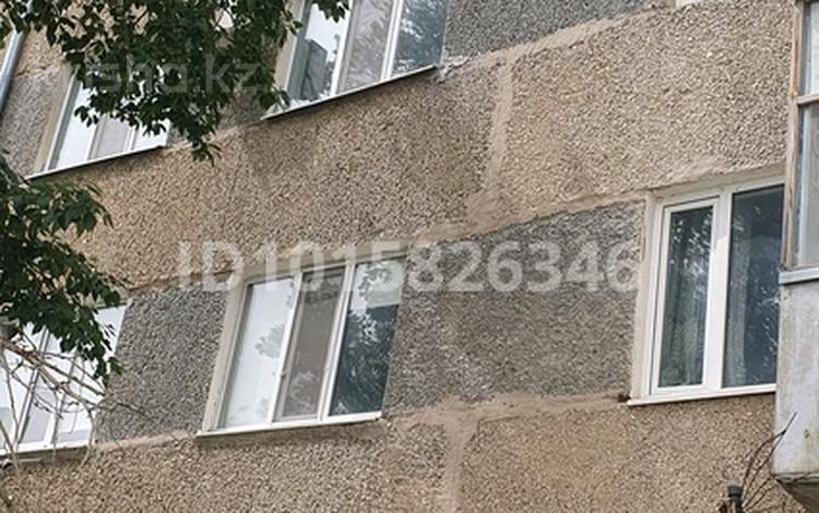 3-бөлмелі пәтер · 65 м² · 4/5 қабат, Серый дом 2 — улица 40 лет победы, бағасы: 11 млн ₸ в Актобе, жилой массив Жанаконыс — фото 2