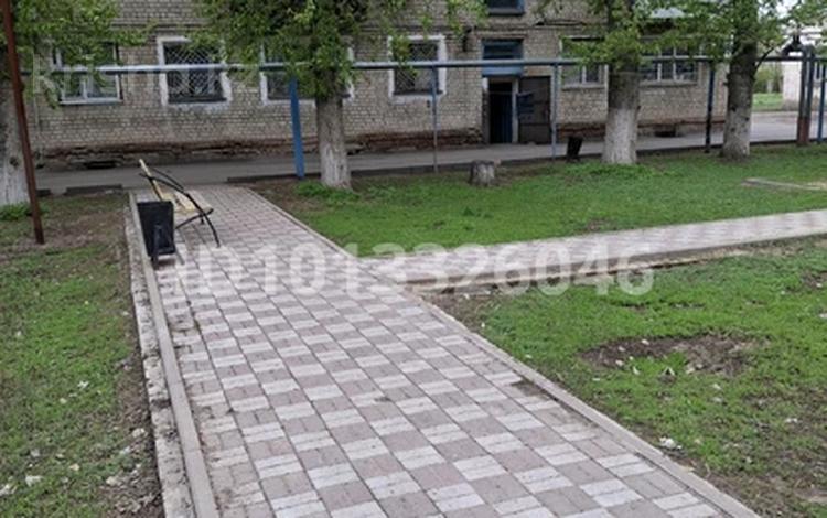 2-бөлмелі пәтер · 43.2 м² · 1/3 қабат, Сакен Сейфуллина 4/1, бағасы: 13.2 млн ₸ в Уральске — фото 2