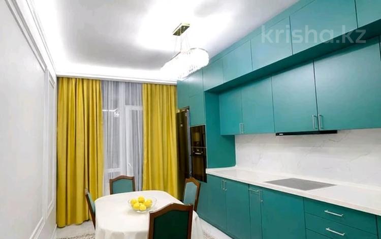 4-комнатная квартира · 110 м² · 3/13 этаж, Кармысова 84/2 за 148 млн ₸ в Алматы, Медеуский р-н — фото 2
