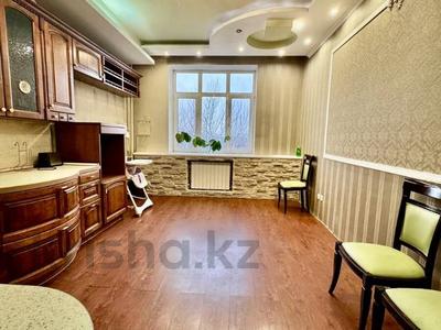 3-бөлмелі пәтер · 120 м² · 5/12 қабат, Шевченко 164г, бағасы: 90 млн ₸ в Алматы, Алмалинский р-н
