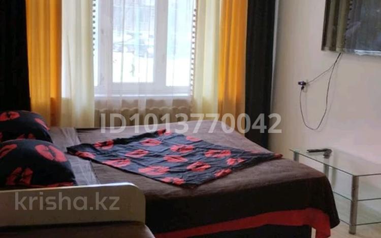 2-комнатная квартира · 42 м² · 1/5 этаж, Привокзальный — Возле арбата за 1 500 ₸ в Атырау, мкр Привокзальный-5 — фото 2