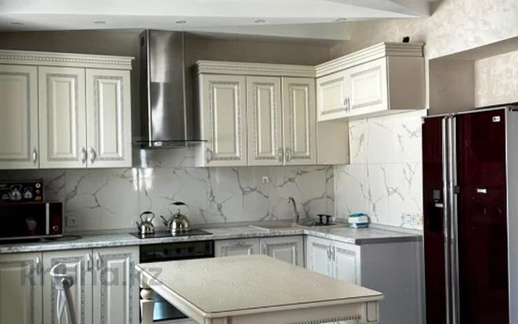 3-комнатная квартира · 70 м² · 13/14 этаж, Самал 1 24 за 550 000 ₸ в Алматы — фото 2