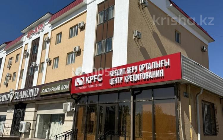 Свободное назначение, офисы, магазины и бутики, образование, конференц-залы, кабинеты и рабочие места · 110 м² за 580 000 〒 в  — фото 2