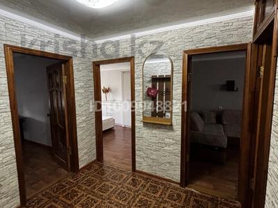 3-комнатная квартира · 65 м² · 3/5 этаж, Ихсанова 109 — Двор магазина Школьник,рядом с СШ 7 за 200 000 〒 в Уральске, мкр Школьник