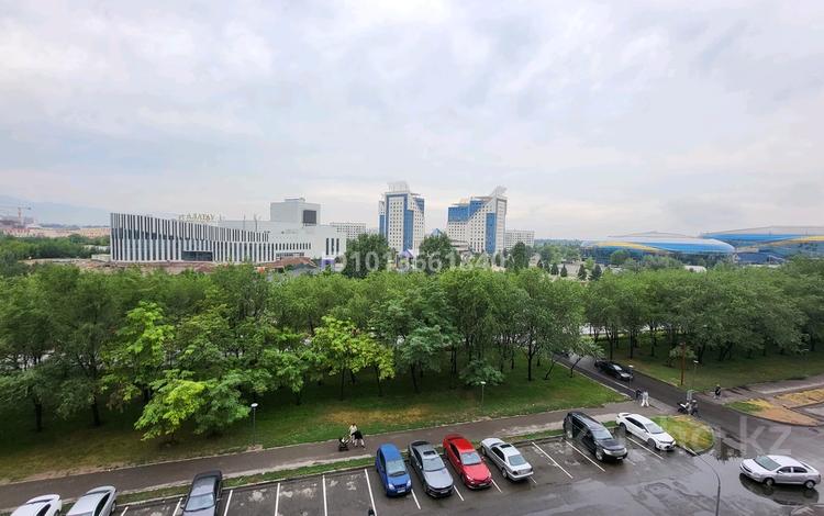 2-комнатная квартира · 58 м² · 6/12 этаж, мкр Акбулак, 1-я улица 43 за 280 000 ₸ в Алматы, Алатауский р-н — фото 2