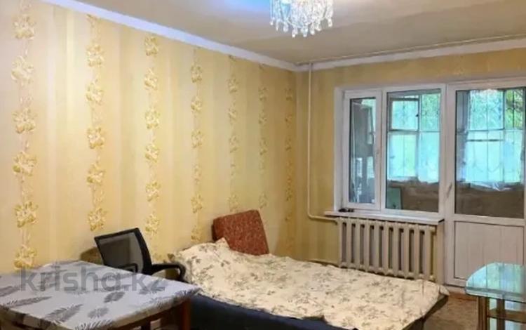 1-комнатная квартира · 33 м² · 2/5 этаж, мкр Аксай-2 за 22 млн ₸ в Алматы, Ауэзовский р-н — фото 2
