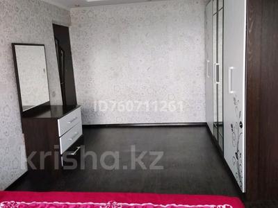 3-комнатная квартира · 65 м² · 4/5 этаж, Майкудук, Майкудук, 15й микрорайон 1 за 12.8 млн 〒 в Караганде, Алихана Бокейханова р-н