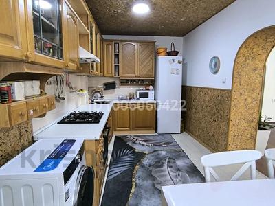 3-комнатная квартира · 77 м² · 2/4 этаж, акпаева59 59б за 41 млн 〒 в Алматы, Жетысуский р-н