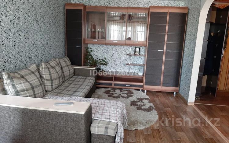 2-комнатная квартира, 48 м², 3/5 этаж посуточно, Республики за 10 000 〒 в Темиртау — фото 4