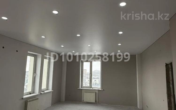 2-бөлмелі пәтер · 80 м² · 7/9 қабат, мкр Михайловка , Мичурина 23 б, бағасы: 69.8 млн ₸ в Караганде, Казыбек би р-н — фото 2