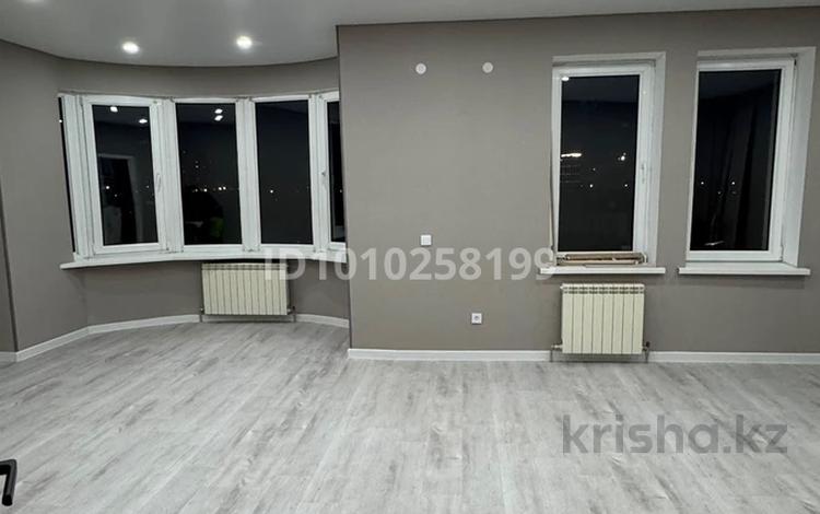 2-комнатная квартира · 80 м² · 7/9 этаж, мкр Михайловка , Мичурина 23 б за 59.8 млн ₸ в Караганде, Казыбек би р-н — фото 11