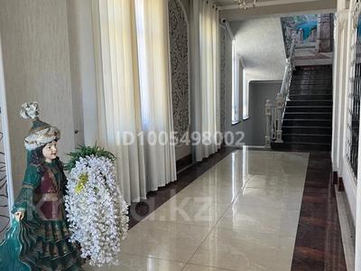 Дом · 5 комнат · 450 м², Тәукехана 304 — Тәукехан мен Сайрам көшесінің қиылысы за 150 000 〒 в Шымкенте