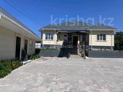 Жеке үй · 6 бөлме · 200 м² · 15 сот., мкр Карагайлы 419 — Тажиева, бағасы: 140 млн 〒 в Алматы, Наурызбайский р-н