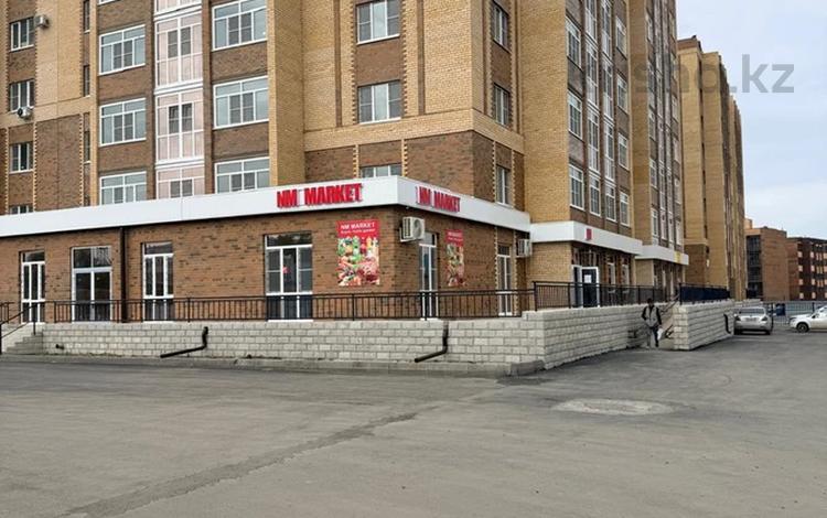2-бөлмелі пәтер · 81 м² · 2/9 қабат, Алтын орда ш/а., Молдагуловой 70, бағасы: 29 млн ₸ в Актобе, мкр. Алтын орда — фото 2