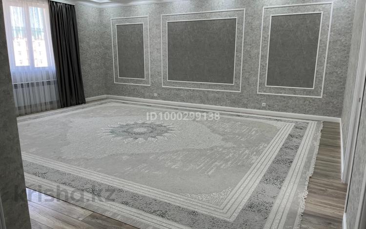3-комнатная квартира · 108 м² · 6/8 этаж, 19-й мкр 45 за 42 млн ₸ в Актау — фото 2