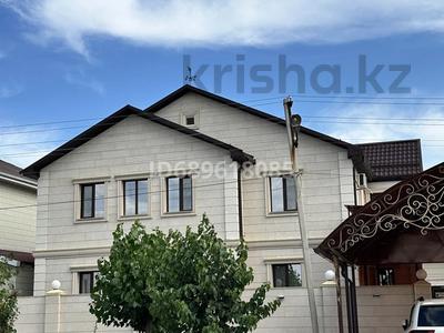 Отдельный дом · 7 комнат · 360 м² · 10 сот., мкр Атырау, Латиф Хамиди 6 за 100 млн ₸