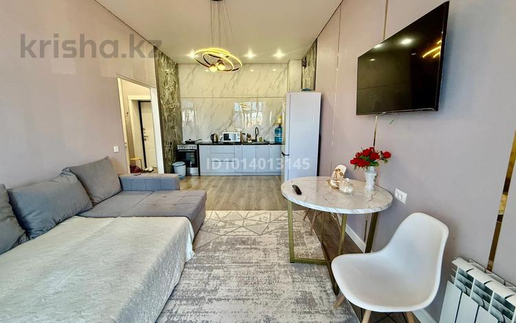 2-комнатная квартира · 41.5 м² · 2/5 этаж, 3-я улица 42б за 250 000 ₸ в Караганде, Казыбек би р-н — фото 2