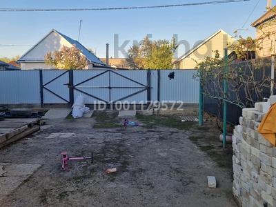 Отдельный дом · 3 комнаты · 80 м² · 5.5 сот., мкр Шанхай — Дмитрова сауран за 20 млн 〒 в Актобе